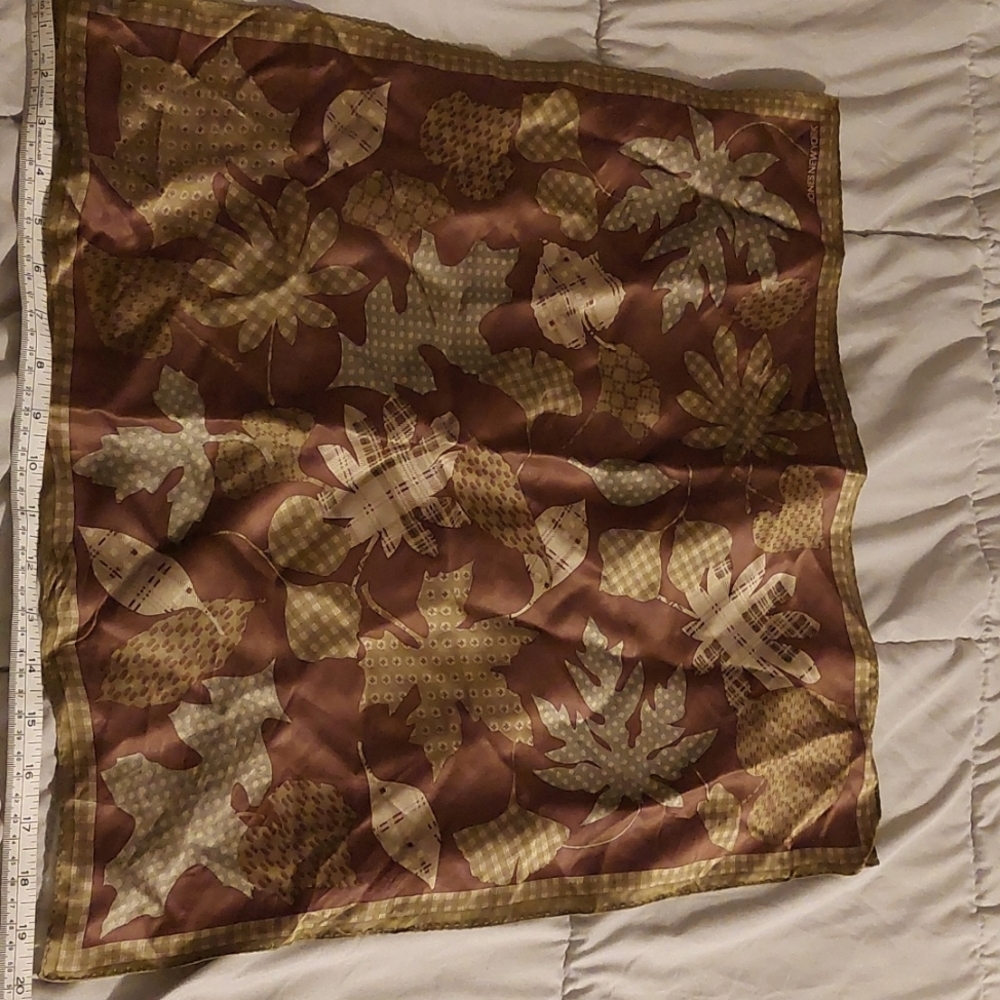 Jones New York 20 x 20 silk scarf
